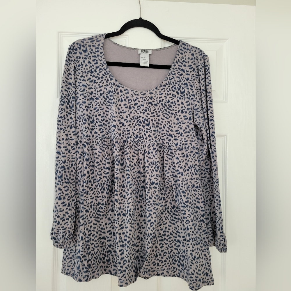 Women's Large Gray Leopard Print Long Sleeve Top